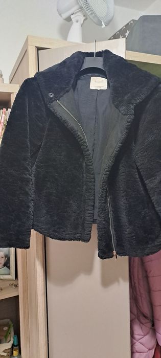 Geaca zara la 40 lei.marimea 40