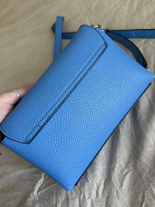 Дамска чанта GUESS