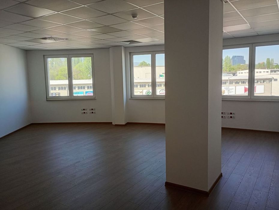 Дава се под наем Офис в София, Дружба 1 - 324 кв.м за 2333.76 € - Снимка #1