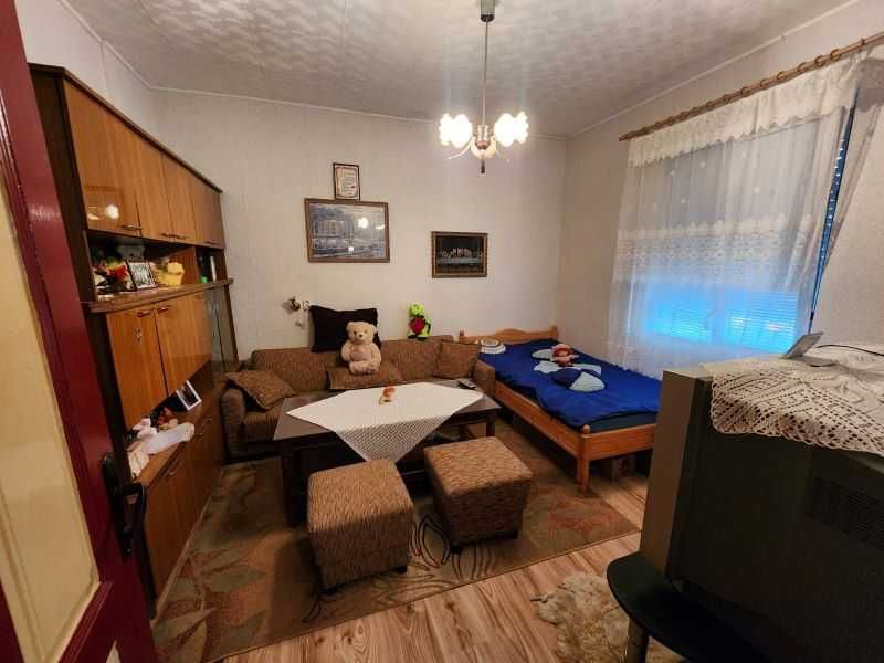 Продава се Къща в с. Брестовица, Област Пловдив - 100 кв.м за 829 €/кв.м - Снимка #16