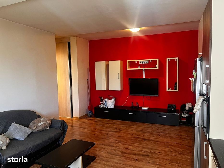 Apartament cu 3 camere, etaj 6, lift și centrală gaz