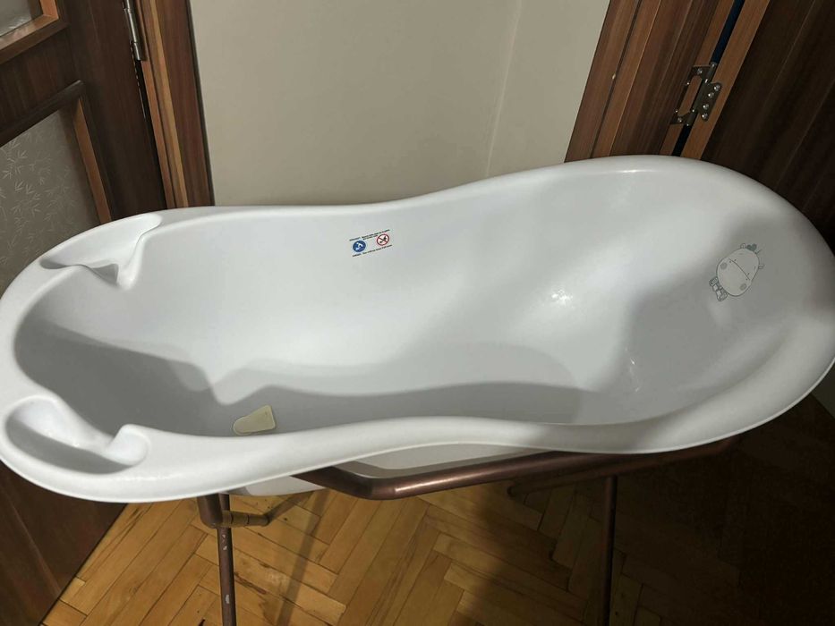 Бебешка вана със стойка