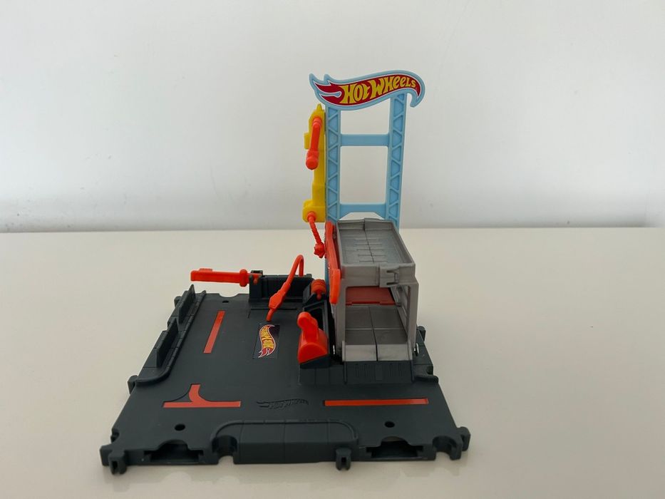 Jucărie Stația de Reparații Hot Wheels City Downtown