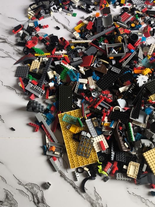 Продам лего достаточно много