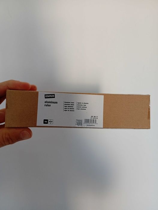 10 броя висококачествени алуминиеви линийки STAPLES