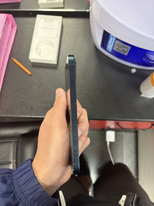 iPhone 13, 75% батерия