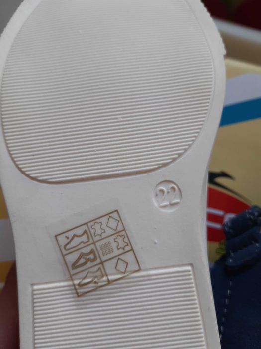 Нови Сандали и маратонки №22