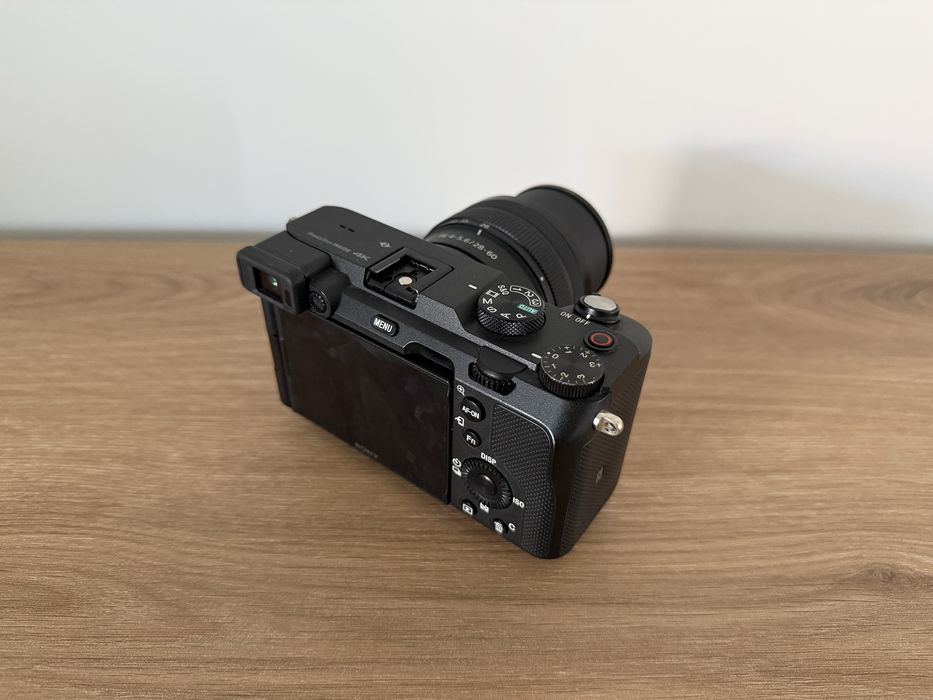Sony A7c cu obiectiv 28-60 f4-5.6