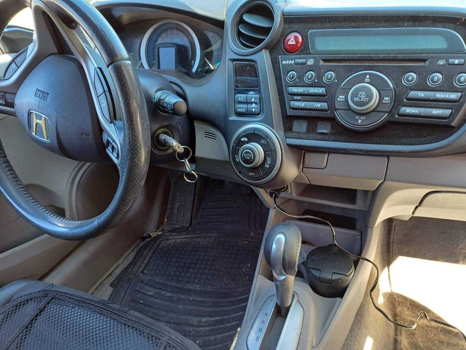 Продавам Honda Insight 1.3i hibryd