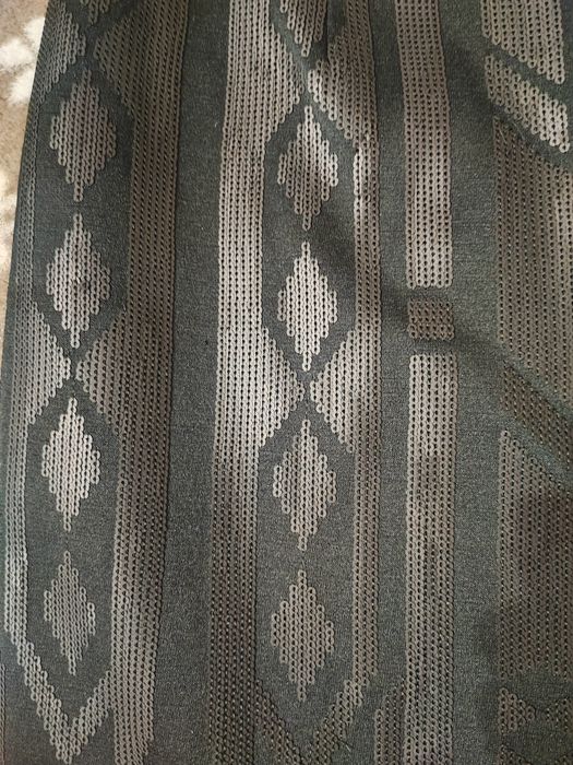 Черна пола с паети N40 - 25 лв.