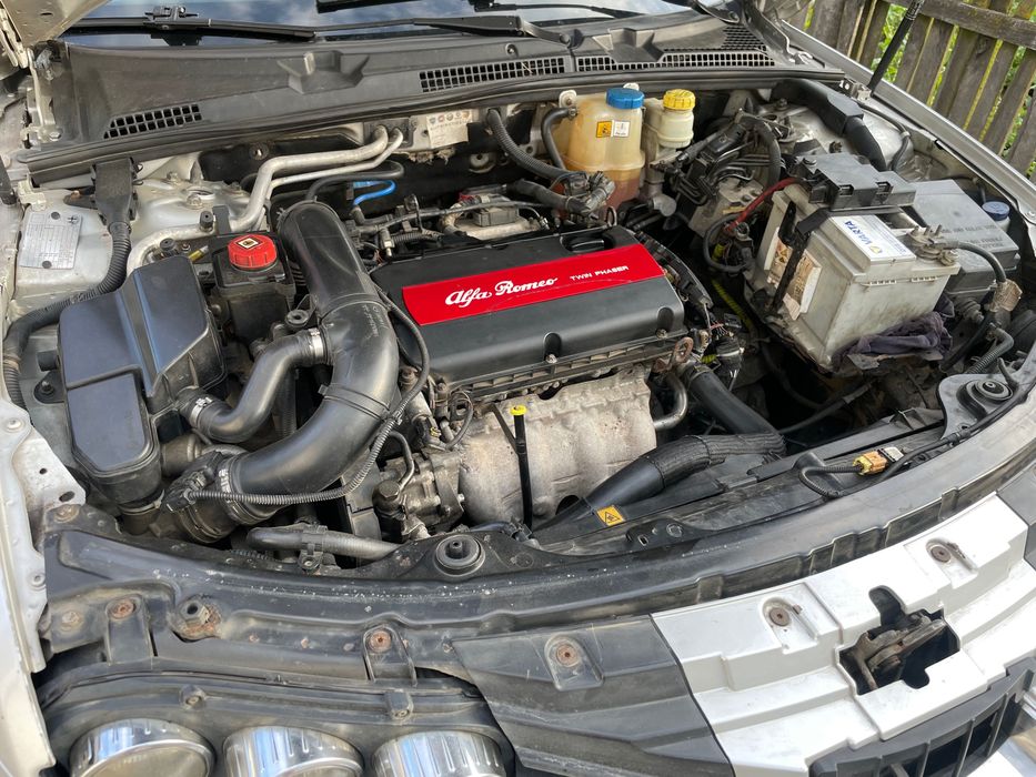 Vând Alfa Romeo 1.8 mpi