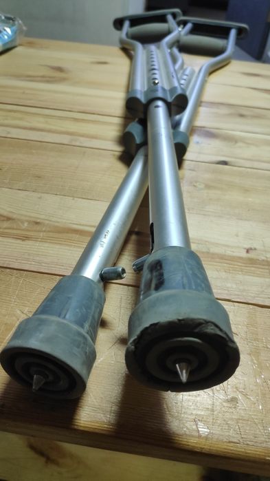 Костыли регулируемые