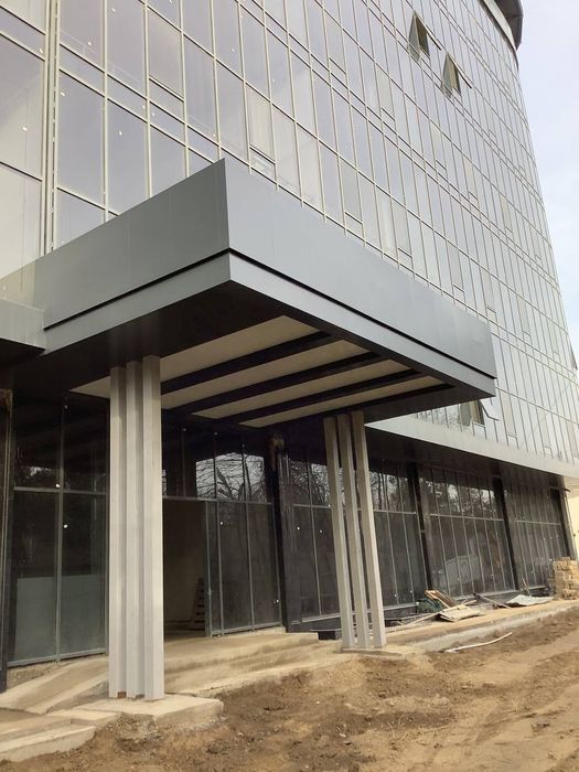 Новое 7 ми этажное здание + падвал с общей площадью 9500 м кВ.