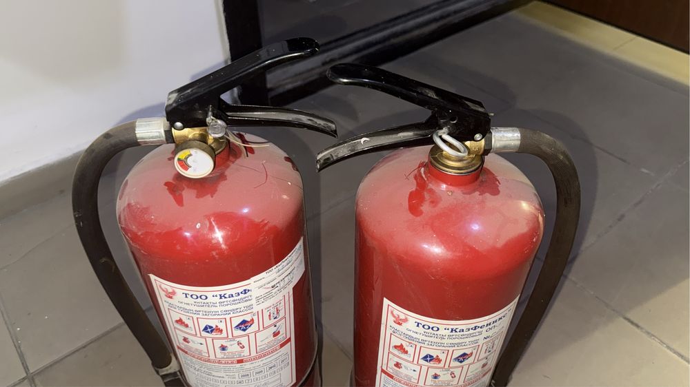 Огнетушители продам 2 шт