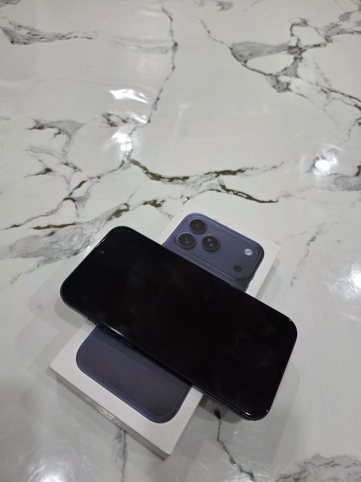 Айфон китайский в  корпусе 17 про макс