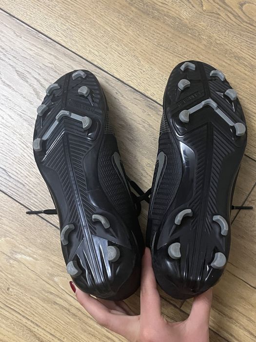 Футбольные бутсы от “Nike”