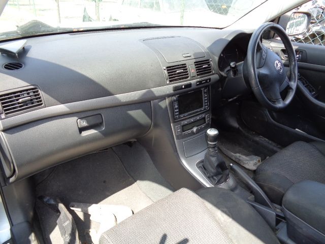 toyota avensis 2,2 D4d-тойота авенсис 2,2 d4d на части