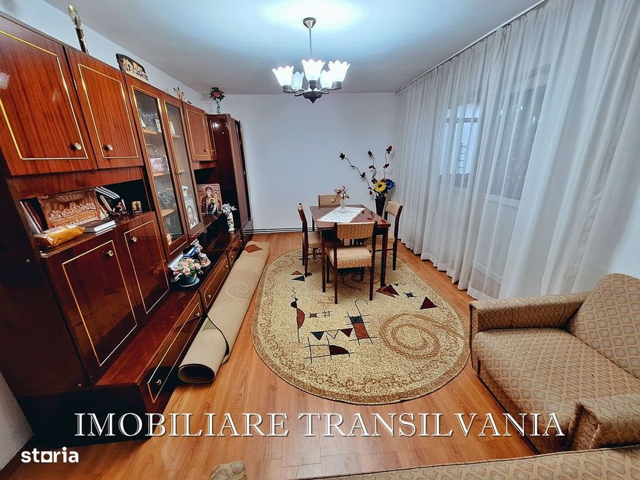 Ap. 4 camere, 2 intrari, zona Independentei, Bistrita