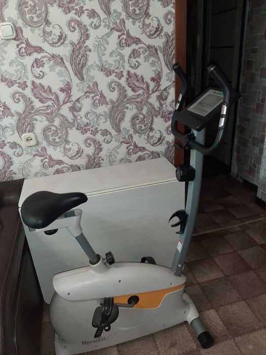 Велотренажёр HouseFit