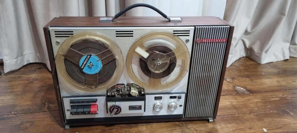 Magnetofon Telefunken M 202