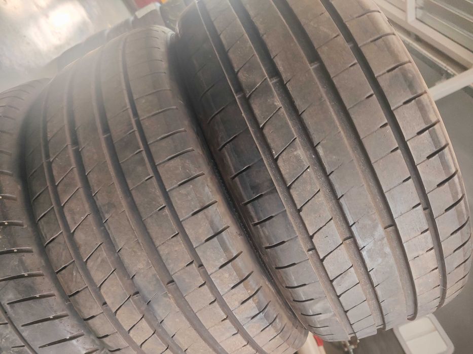 2бр. летни гуми 235/45/18 Goodyear