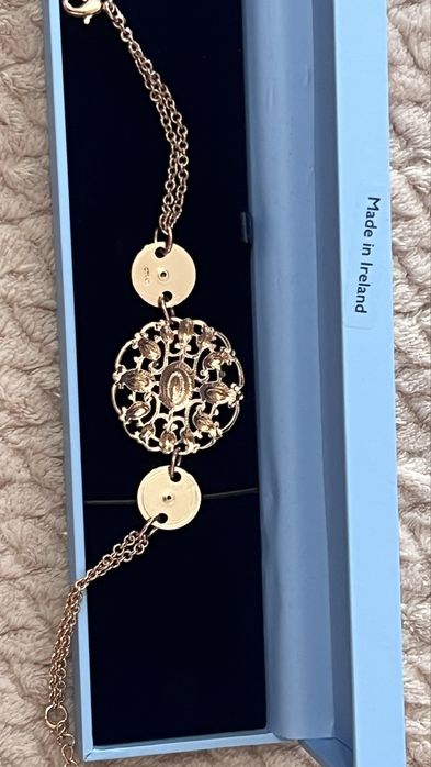 Bratara suflata aur roz