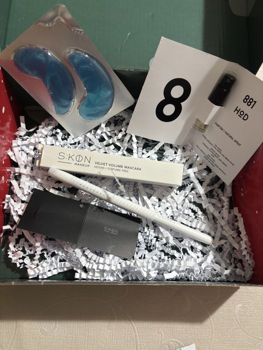 Кутия с козметика Кибрит Демекври