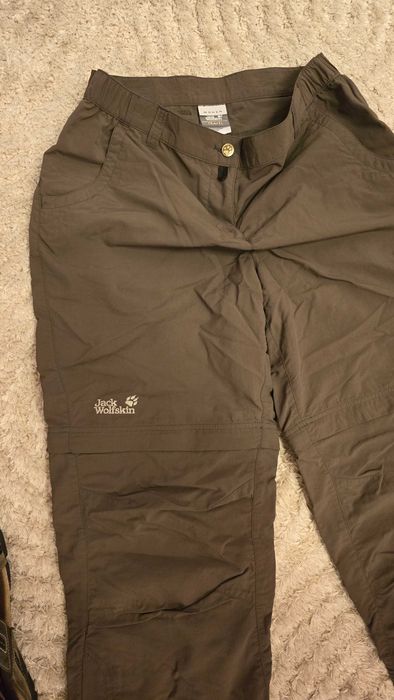 Vând pantaloni  drumeție Jack Wolfskin (DAMA)