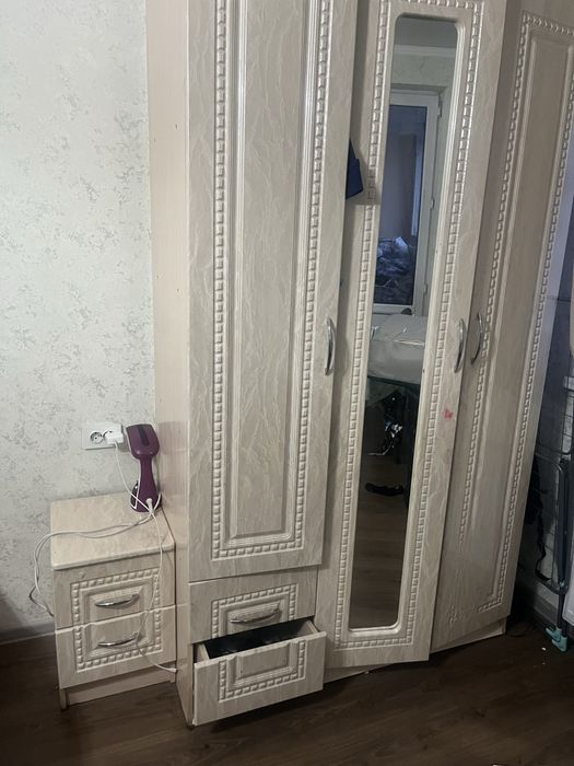 Шкаф с зеркалом состояние норм