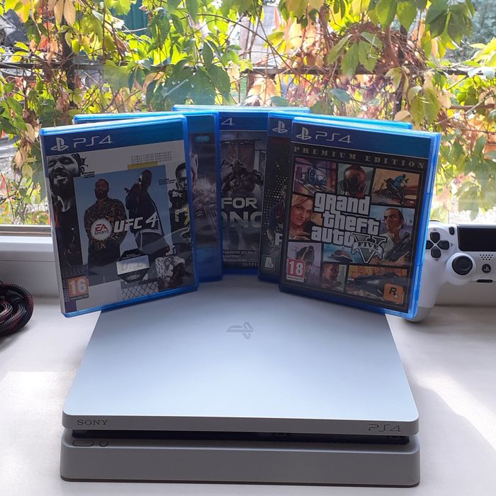PlayStation 4 Slim