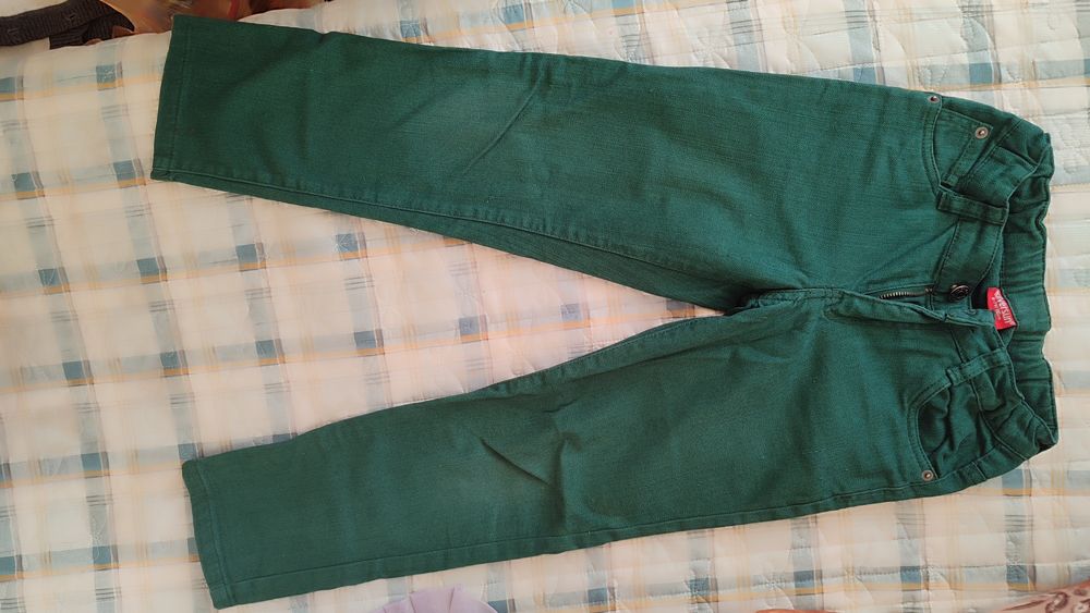 Продам детские джинсы