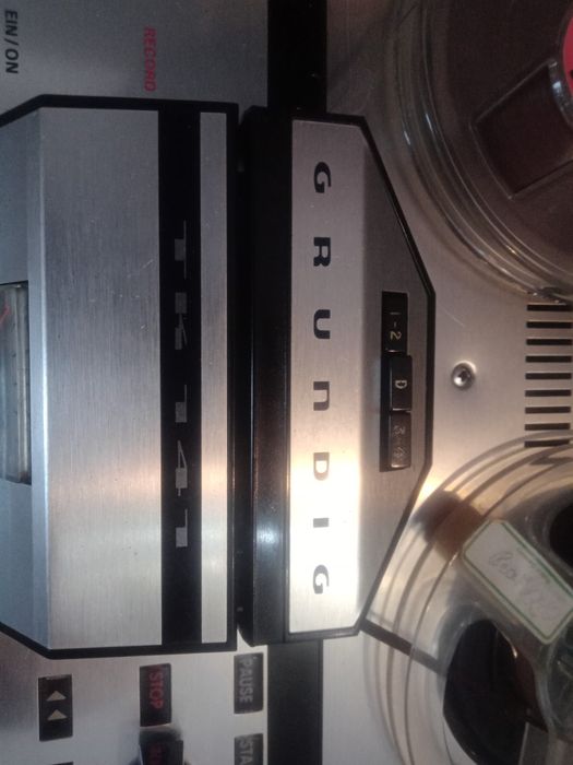 Magnetofon Grundig TK 141. 4piste.