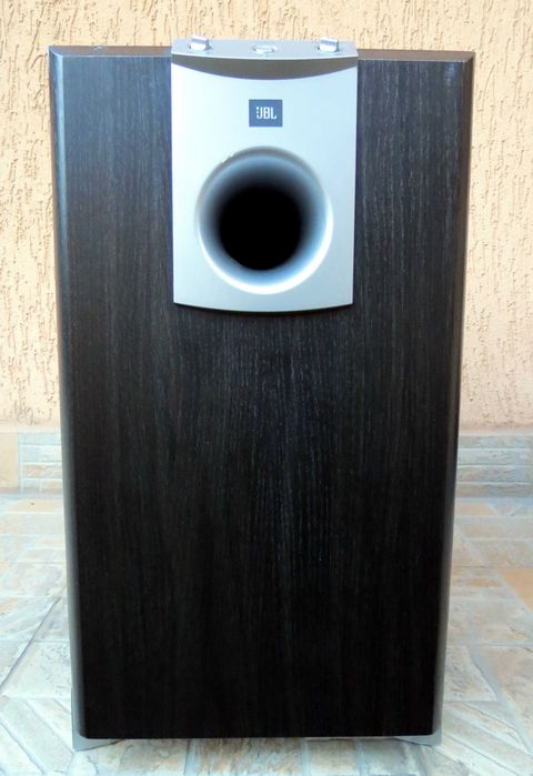 Subwoofer Active JBL SUB 138 , Integrated  amplifier: 100 Watt RMS,Low bass chassis: 200 mm ,Răspuns frecvență: 35 Hz–160 Hz ,Crossover: 40–160 Hz ,
