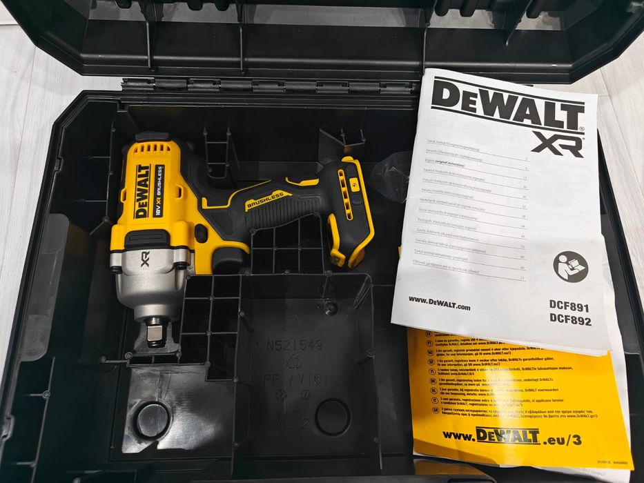 Impact Dewalt DCF891NT 18V fara acumulator si incarcator
