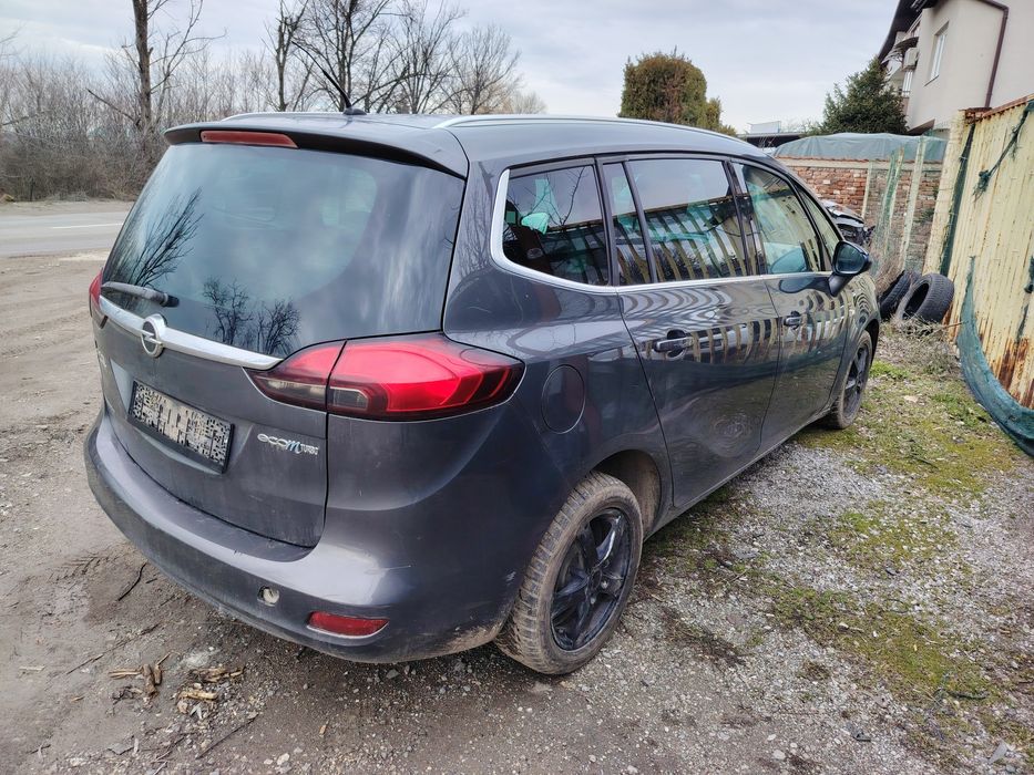 Продавам на части Опел Зафира С 2013г 1.6 Т метан