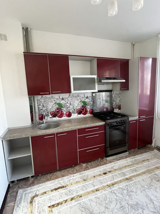 Продаю кухонную мебель