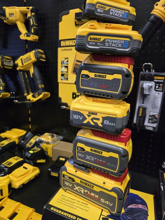 Новия Aкумулаторен  винтоверт DeWALT DCD1007N-XJ, 18V, 169 Nm
