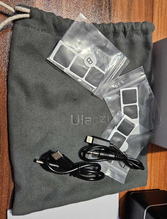 Ulanzi AM18 — 2 микрофона + приемник, тип влогърски