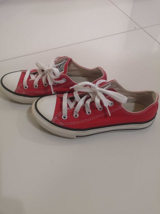 Incaltaminte Converse culoarea rosie