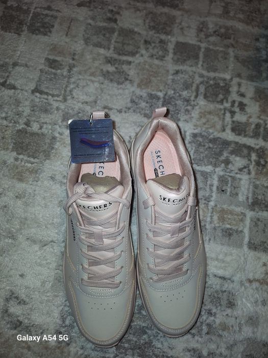 Adidasi Skechers noi 40