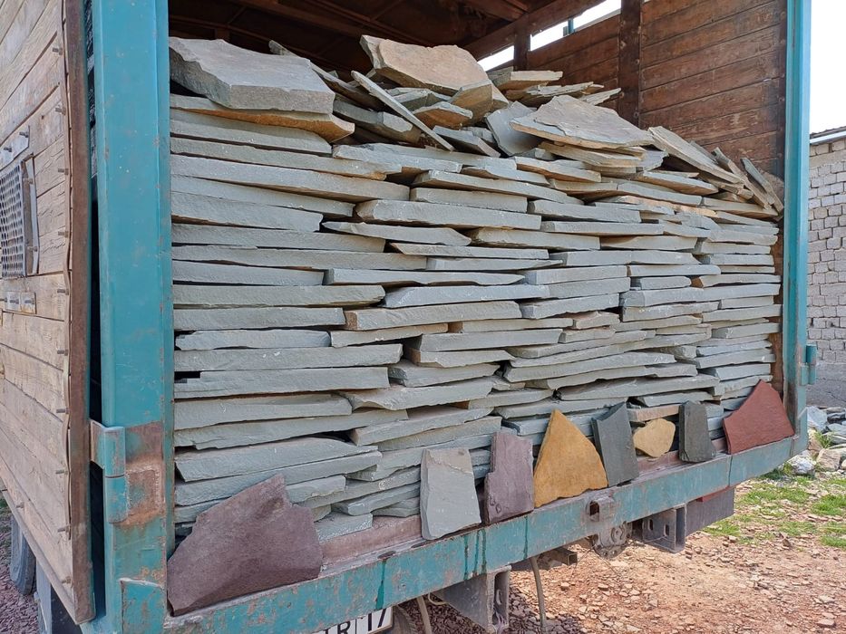 Дикий камень красный