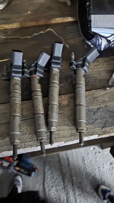 Vând injectoare Mercedes CLS ML E Class 30 diesel