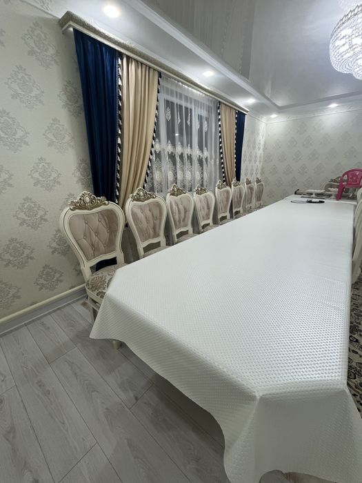 Гостевой стол со стульями