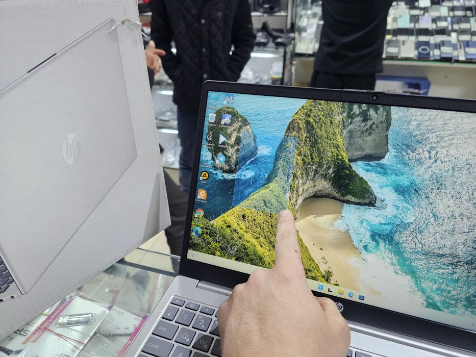 Почти новый сенсорный  HP Core i5 13-поколения!