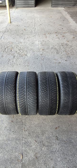 4 anvelope iarna Michelin 295/35/21.Pretul este pe bucata.