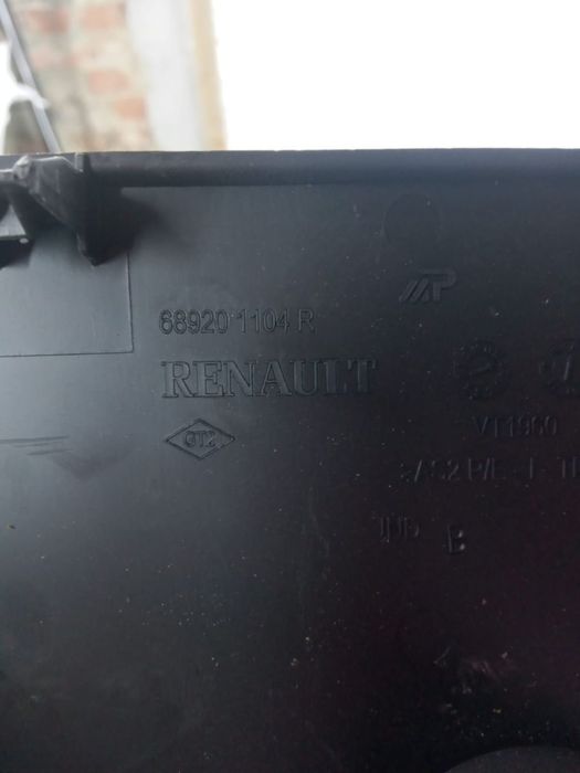 Ornament cu buton airbag 689201104r Dacia Duster 2  [din 2017 pana  2