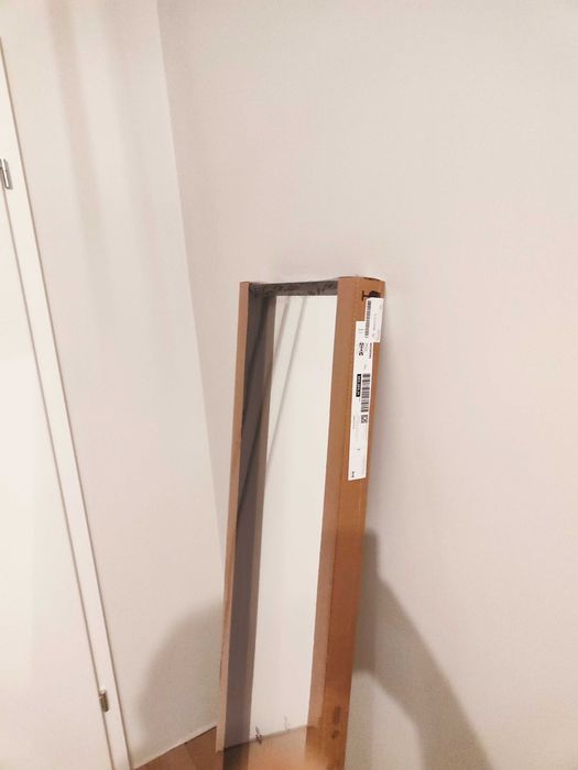 продавам огледало чисто ново,закупено от Икеа,размер 40/150 см