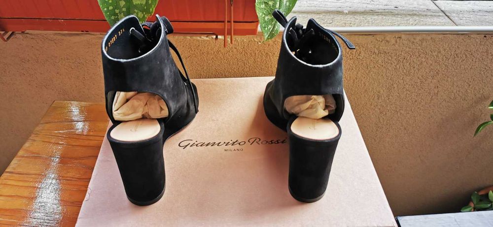 Оригинални маркови дамски обувки GIANVITO ROSSI - 37,5 номер