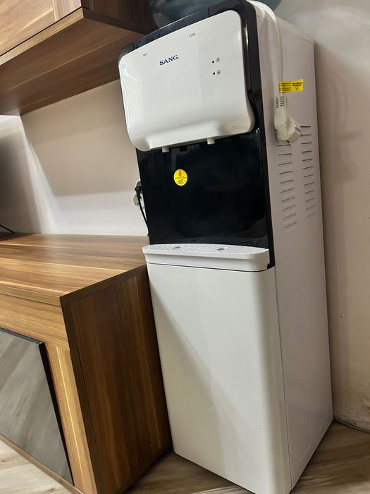 Диспенсър за вода