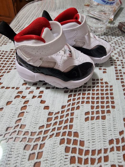 Бебешки обувки jordan